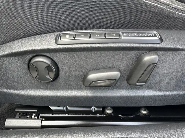 Volkswagen Passat view 19