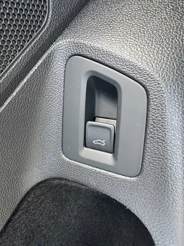 Volkswagen Passat view 20