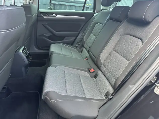 Volkswagen Passat view 12