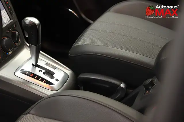 Opel Antara view 12