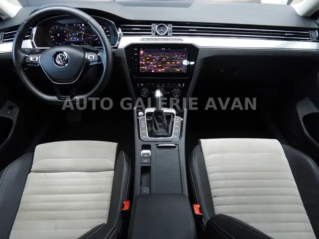 Volkswagen Passat view 14