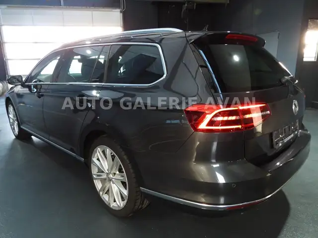 Volkswagen Passat view 9