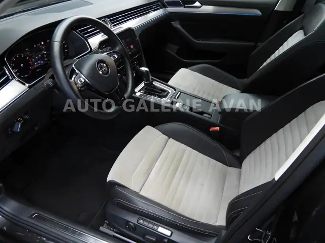 Volkswagen Passat view 11