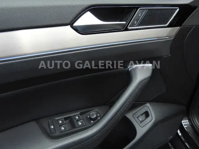 Volkswagen Passat view 20