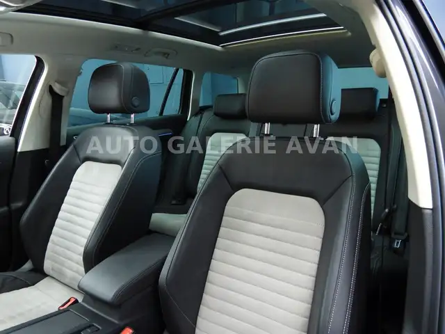Volkswagen Passat view 15
