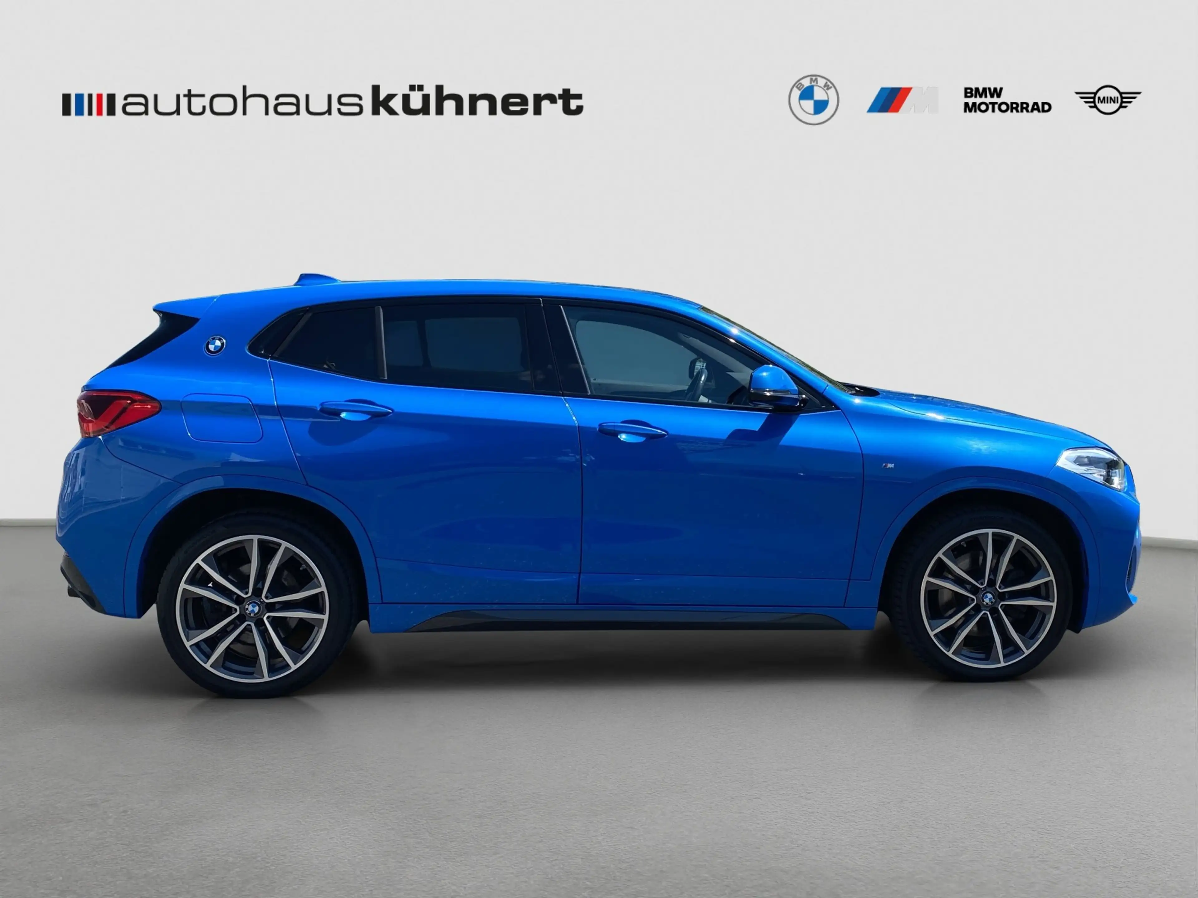 BMW X2 xDrive25d ///M-Sport LED PanoSD SpurAss HUD — photo 8