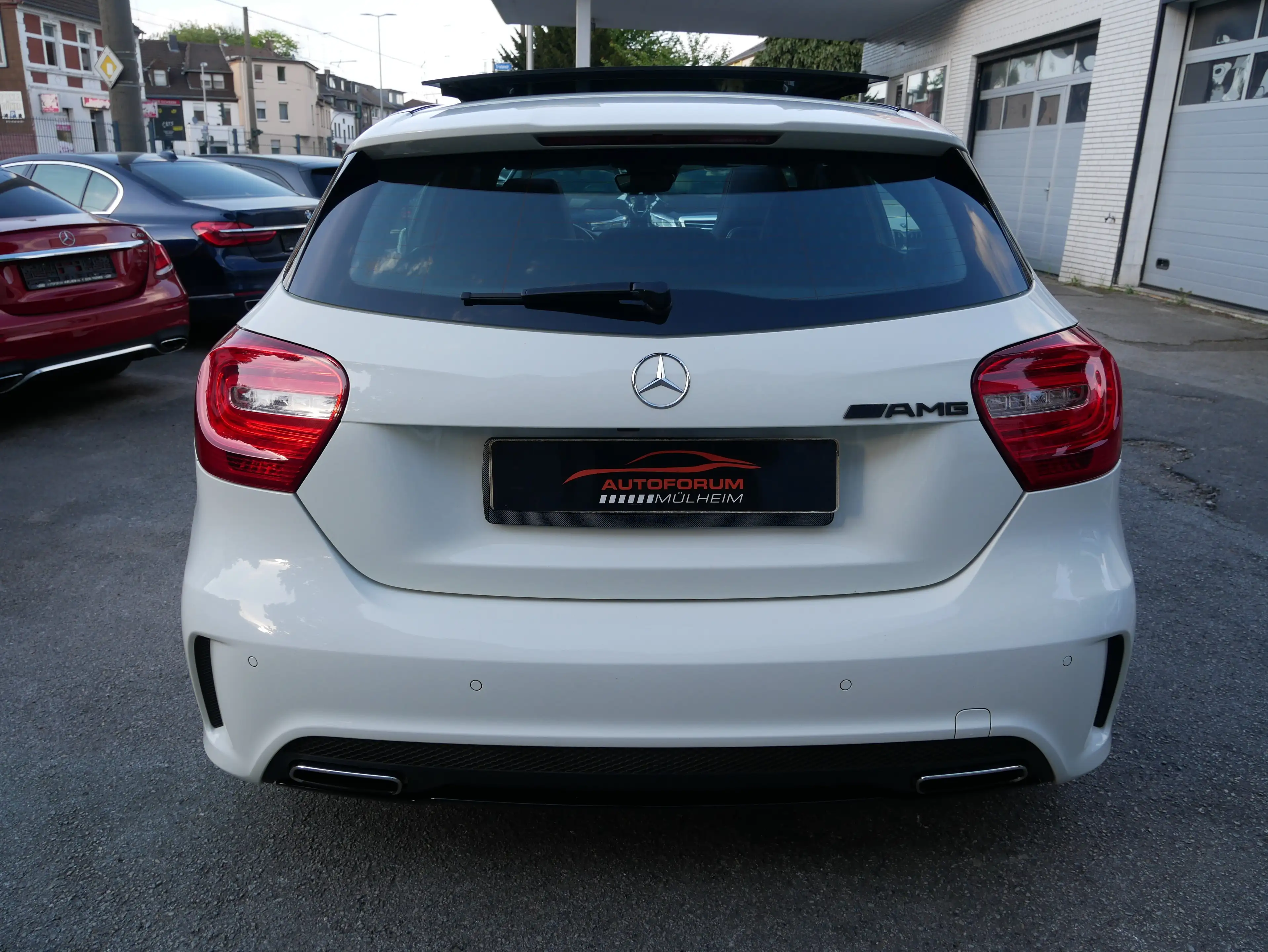 Mercedes-Benz A 45 AMG A 45 AMG 4Matic Bi-Xenon ILS Pano H&K Totwinke Kam — photo 4