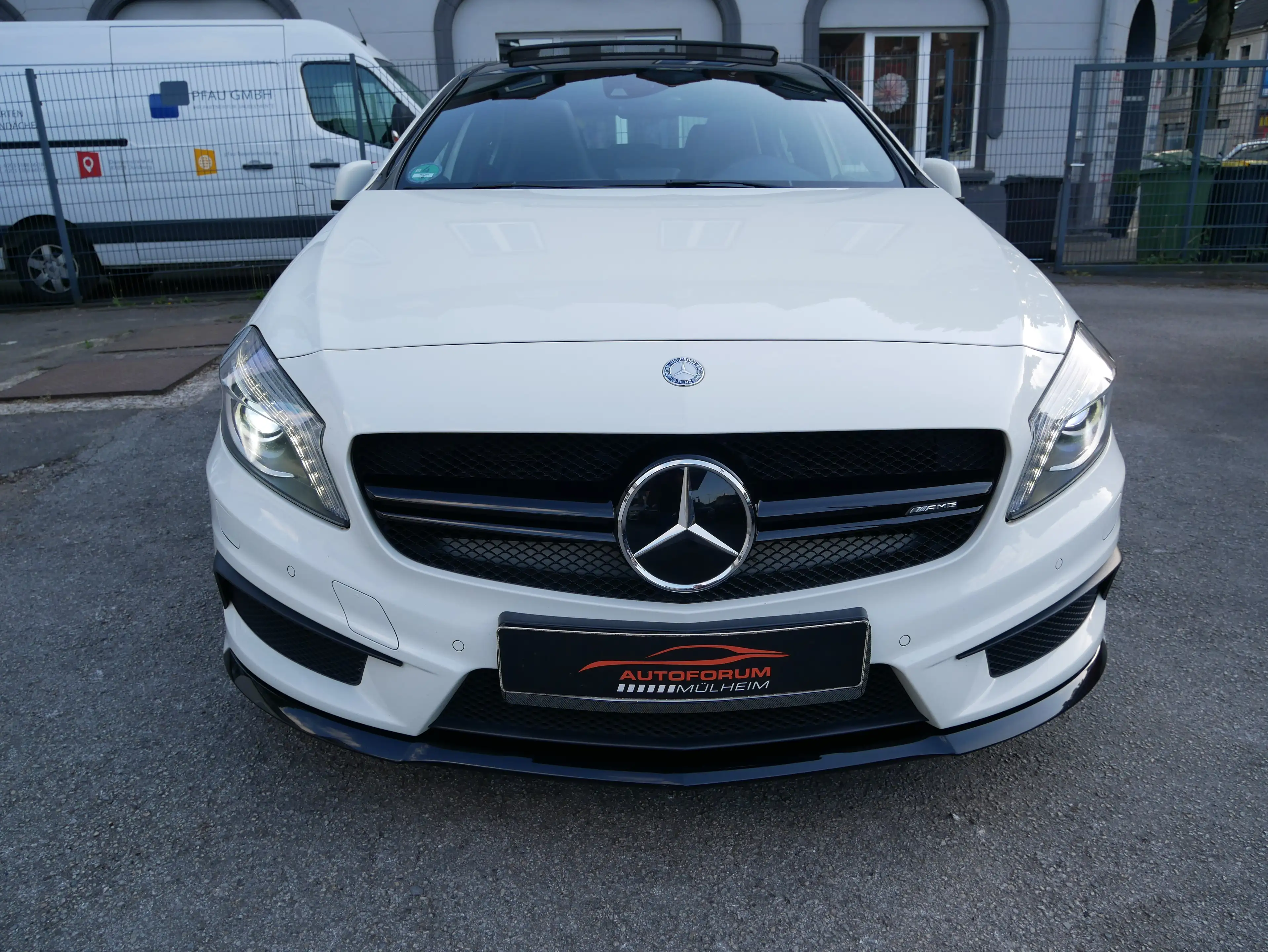Mercedes-Benz A 45 AMG A 45 AMG 4Matic Bi-Xenon ILS Pano H&K Totwinke Kam — photo 8