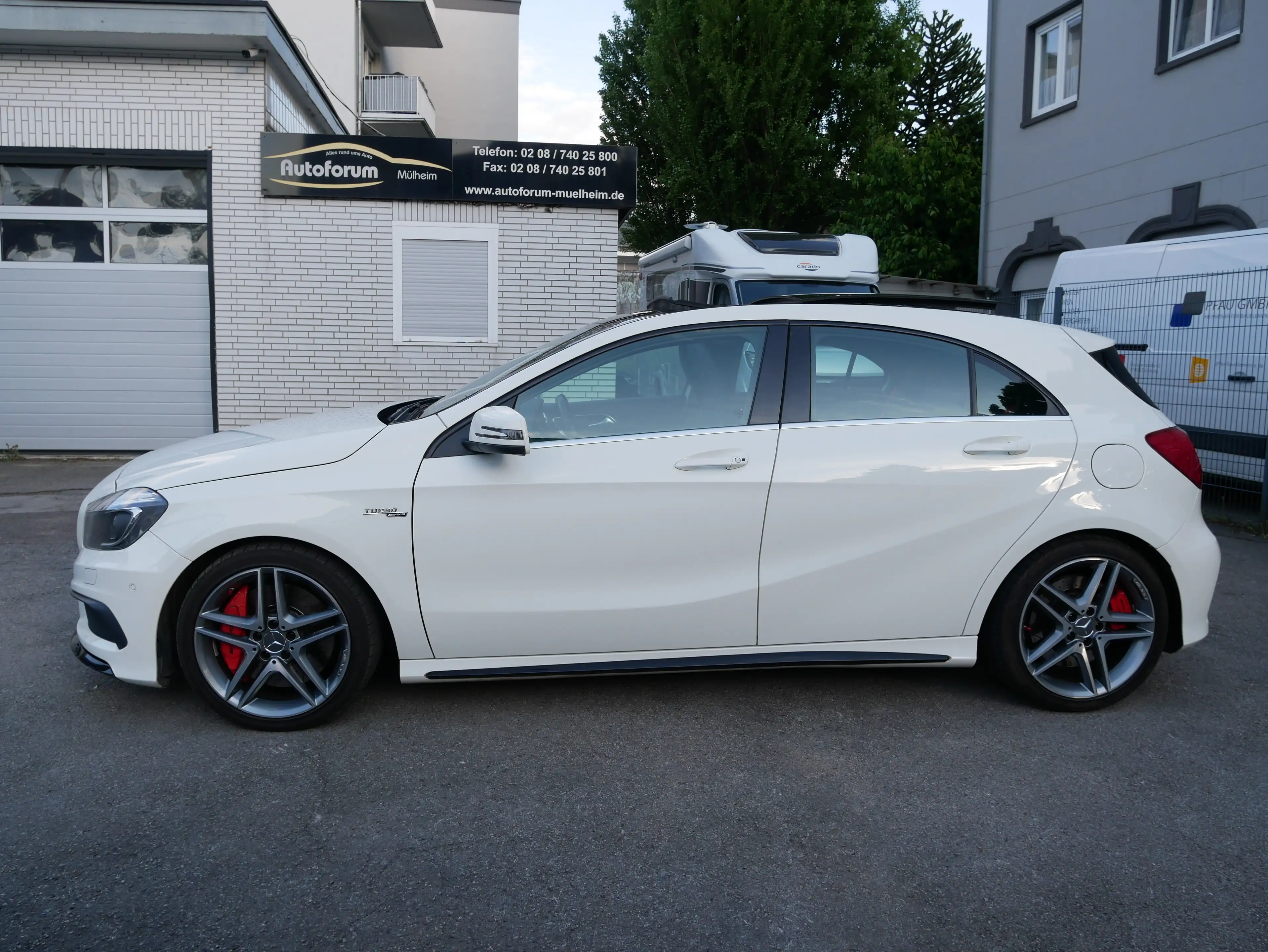 Mercedes-Benz A 45 AMG A 45 AMG 4Matic Bi-Xenon ILS Pano H&K Totwinke Kam — photo 2