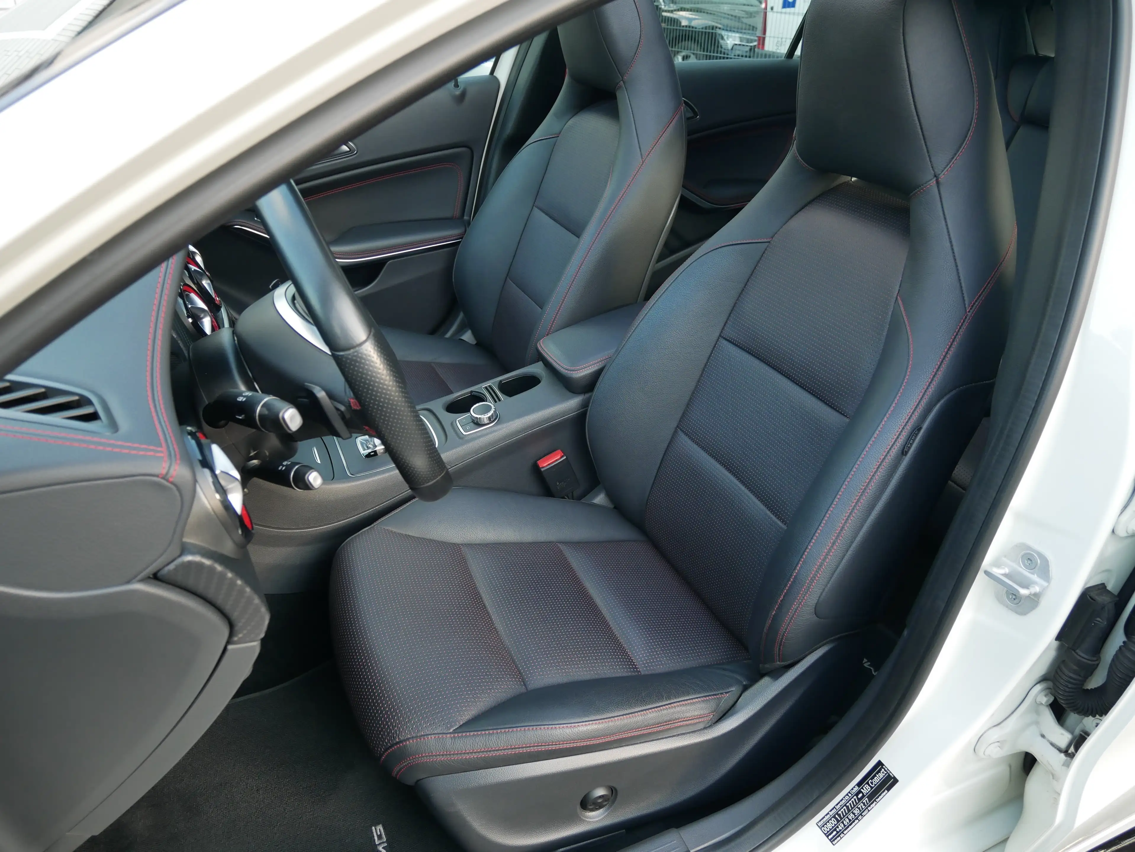 Mercedes-Benz A 45 AMG A 45 AMG 4Matic Bi-Xenon ILS Pano H&K Totwinke Kam — photo 10