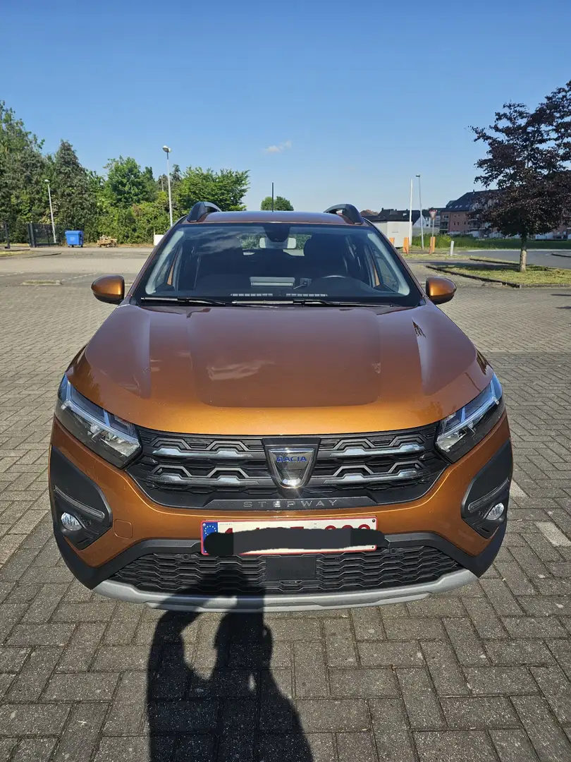 Dacia Auriu - 1