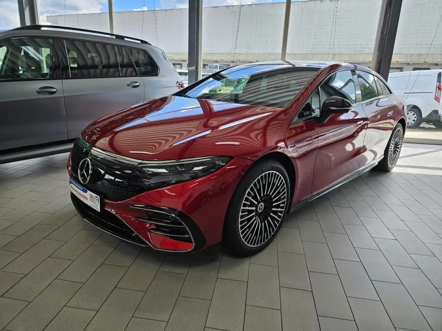 Mercedes-Benz EQS 580 4Matic AMG Line Roşu - 1