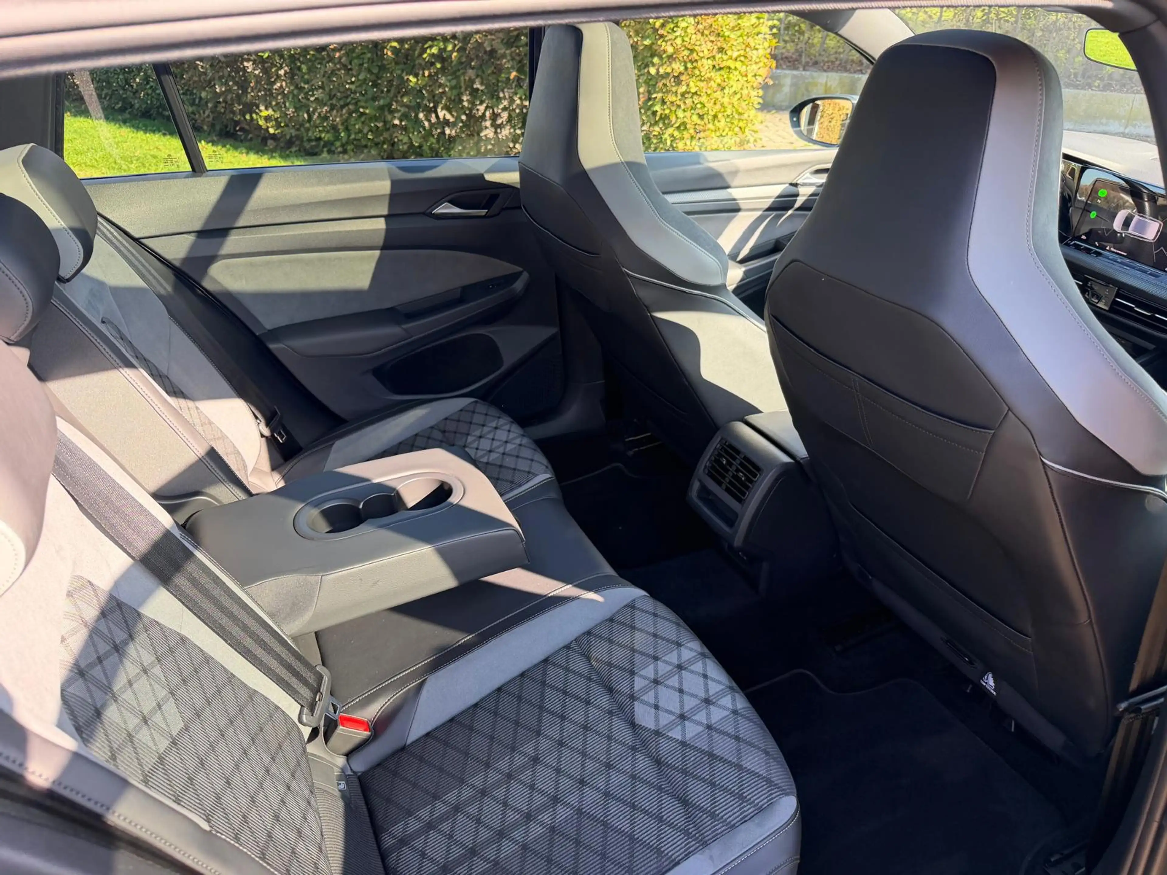 Volkswagen Golf Variant 1.5 TSI R-Line-NL auto-NAVI-LED-18"- — photo 15