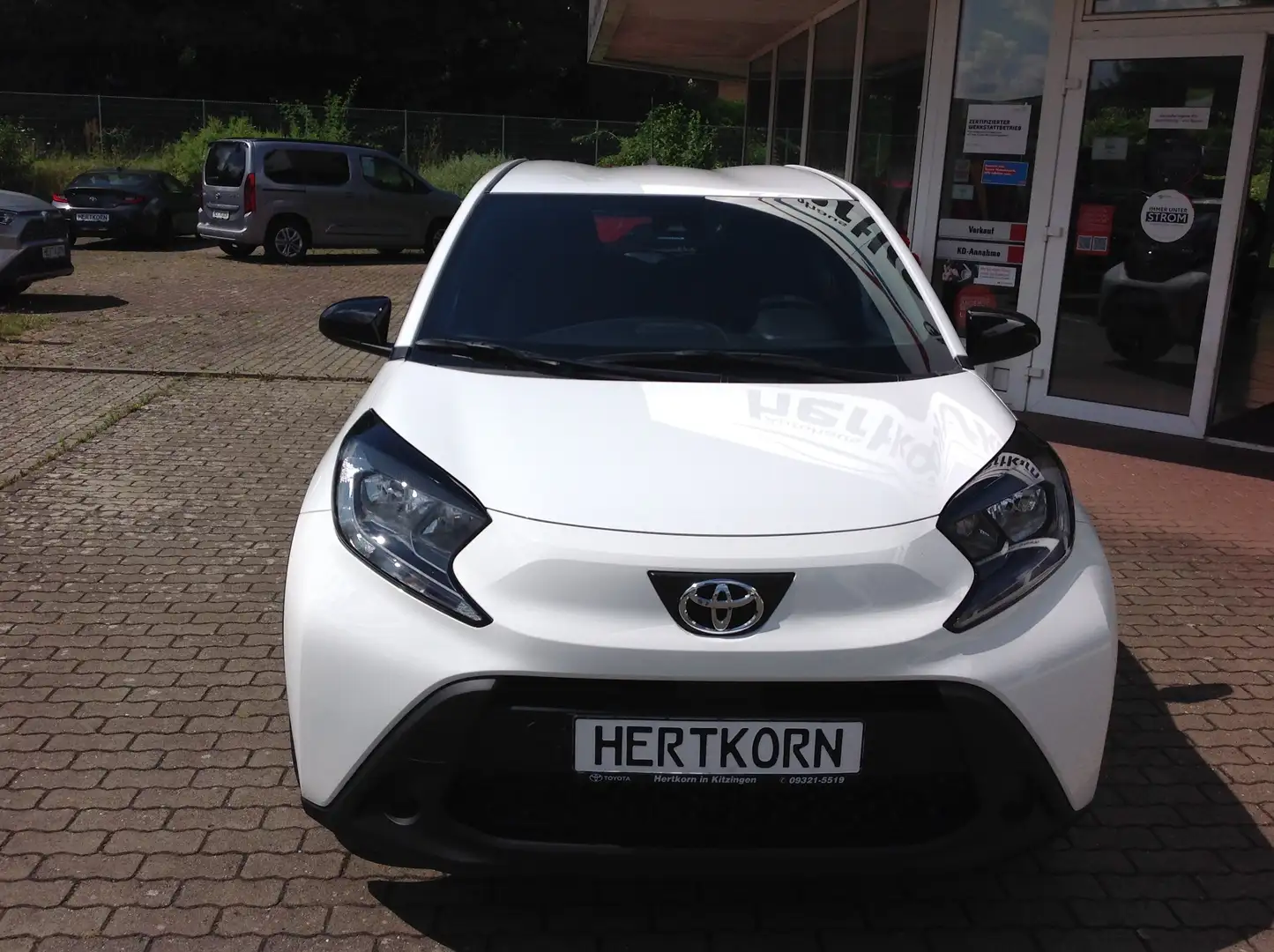 Toyota Aygo X 1.0 Business Edition 5-Türer 5-Gang Sitzheizung Wit - 2