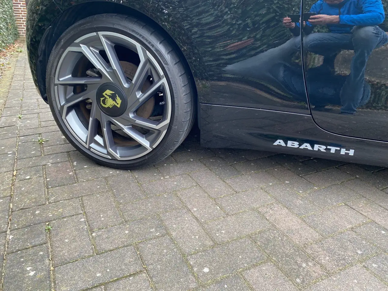 Abarth 500e 2024 — фото 10