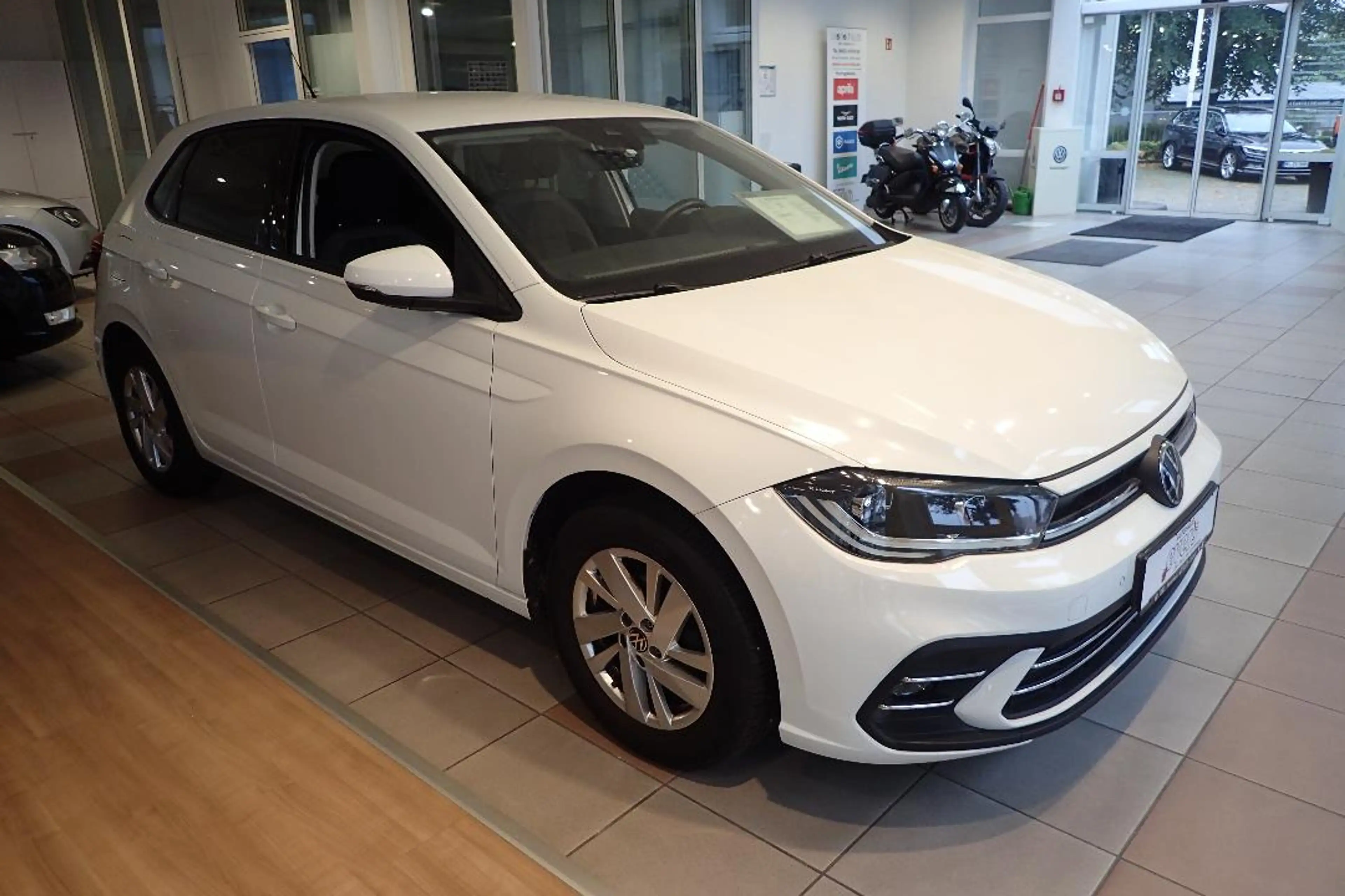 Volkswagen Polo Style TSI MATRIX-LED NAVI WINTERPAKET ACC — photo 4