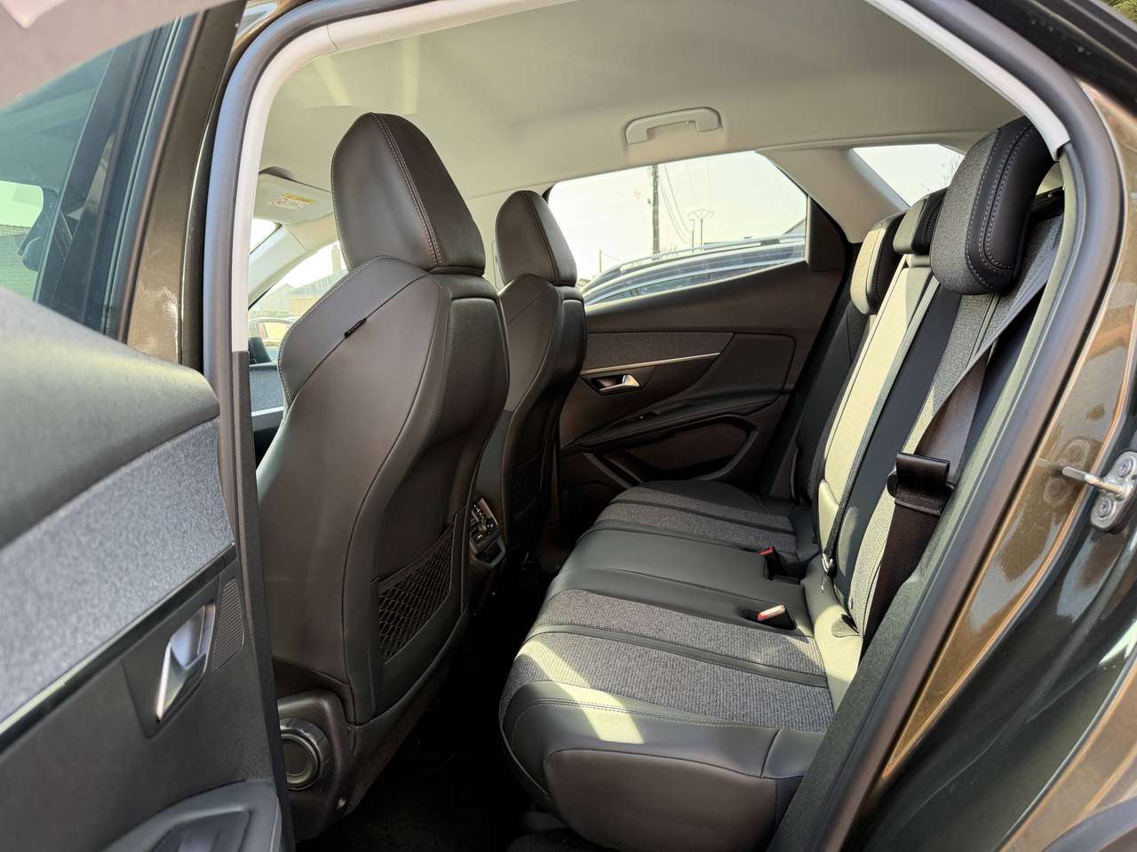 Peugeot 3008 2021 — photo 10 sur 25