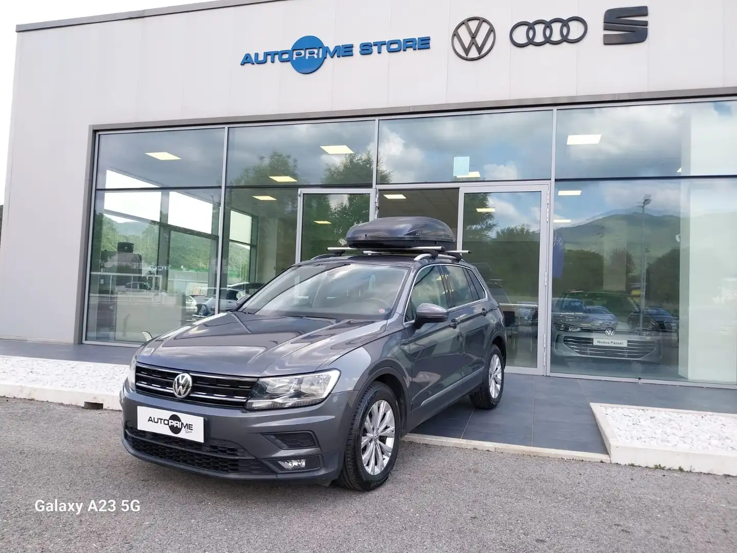 Volkswagen Tiguan 1.6 TDI SCR Business BlueMotion Technology Gris - 1