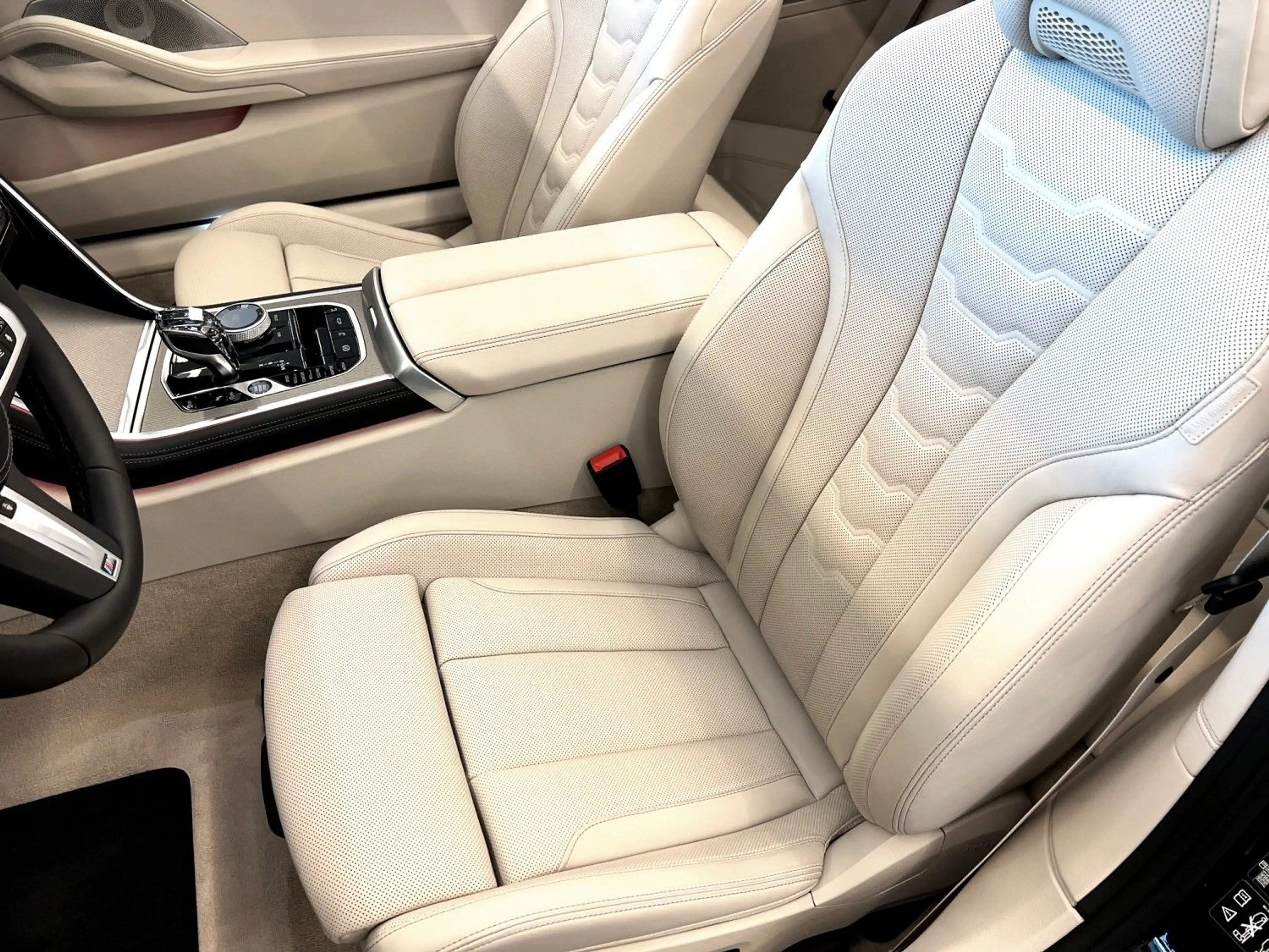 BMW 840 i xDrive Sportp B&W Laser Individual 19% 1A — photo 12
