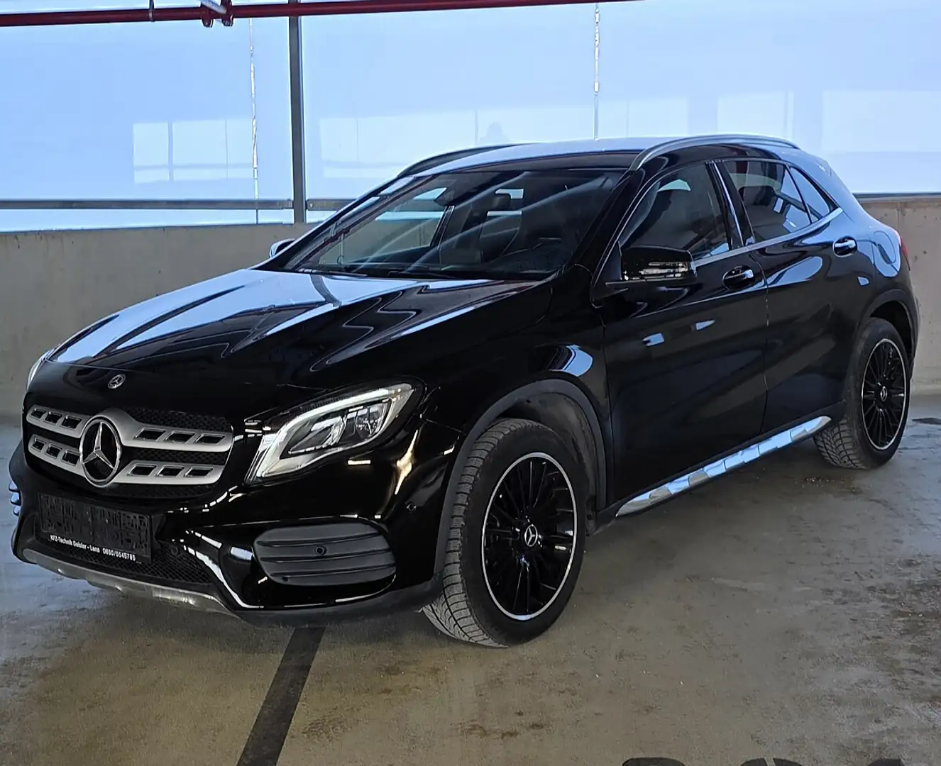 Mercedes-Benz GLA 200 d Austria Edition Schwarz - 1