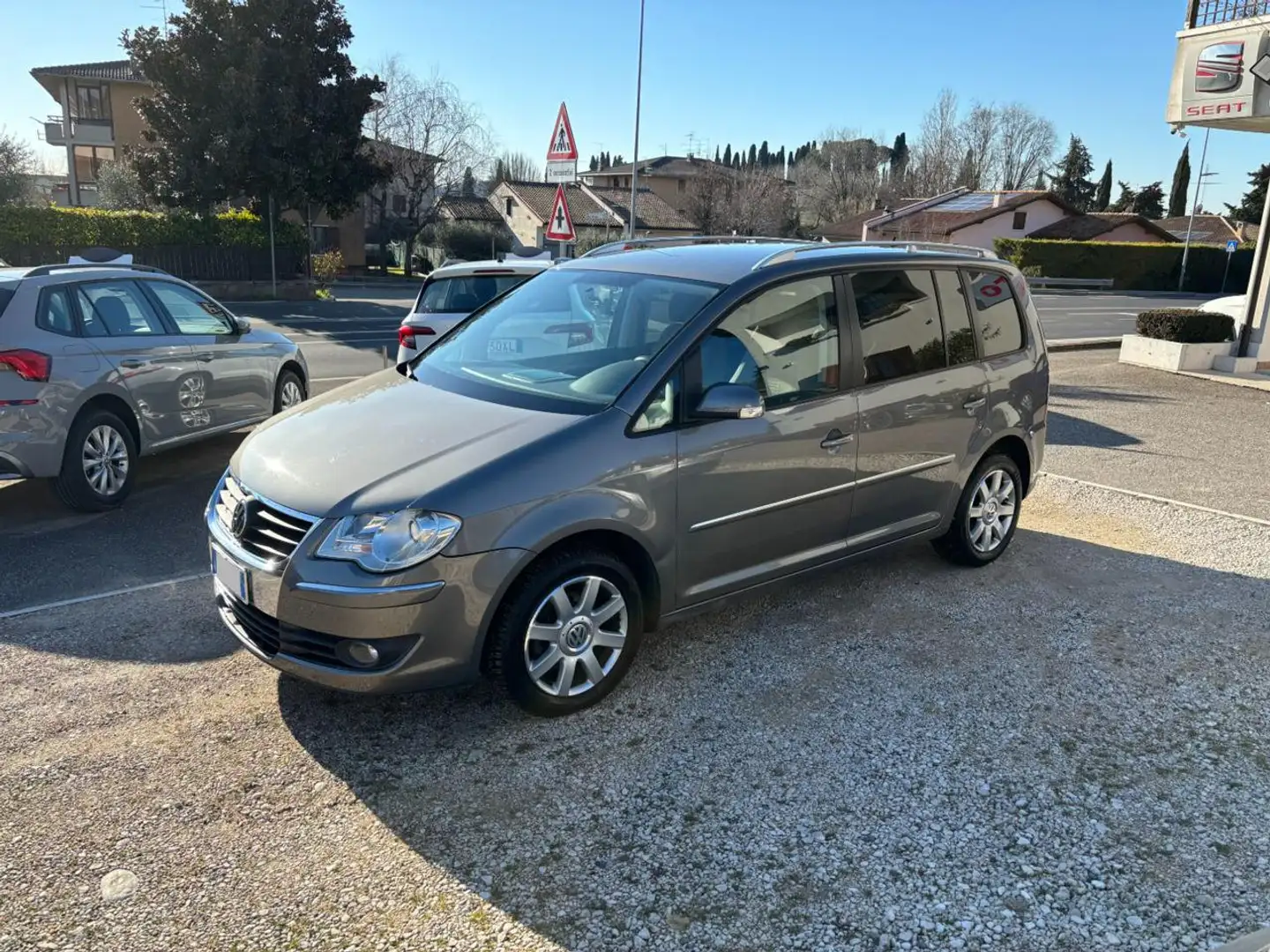 Volkswagen Touran 2.0 TDI DPF DSG Highline NEOPATENTATI Grigio - 1