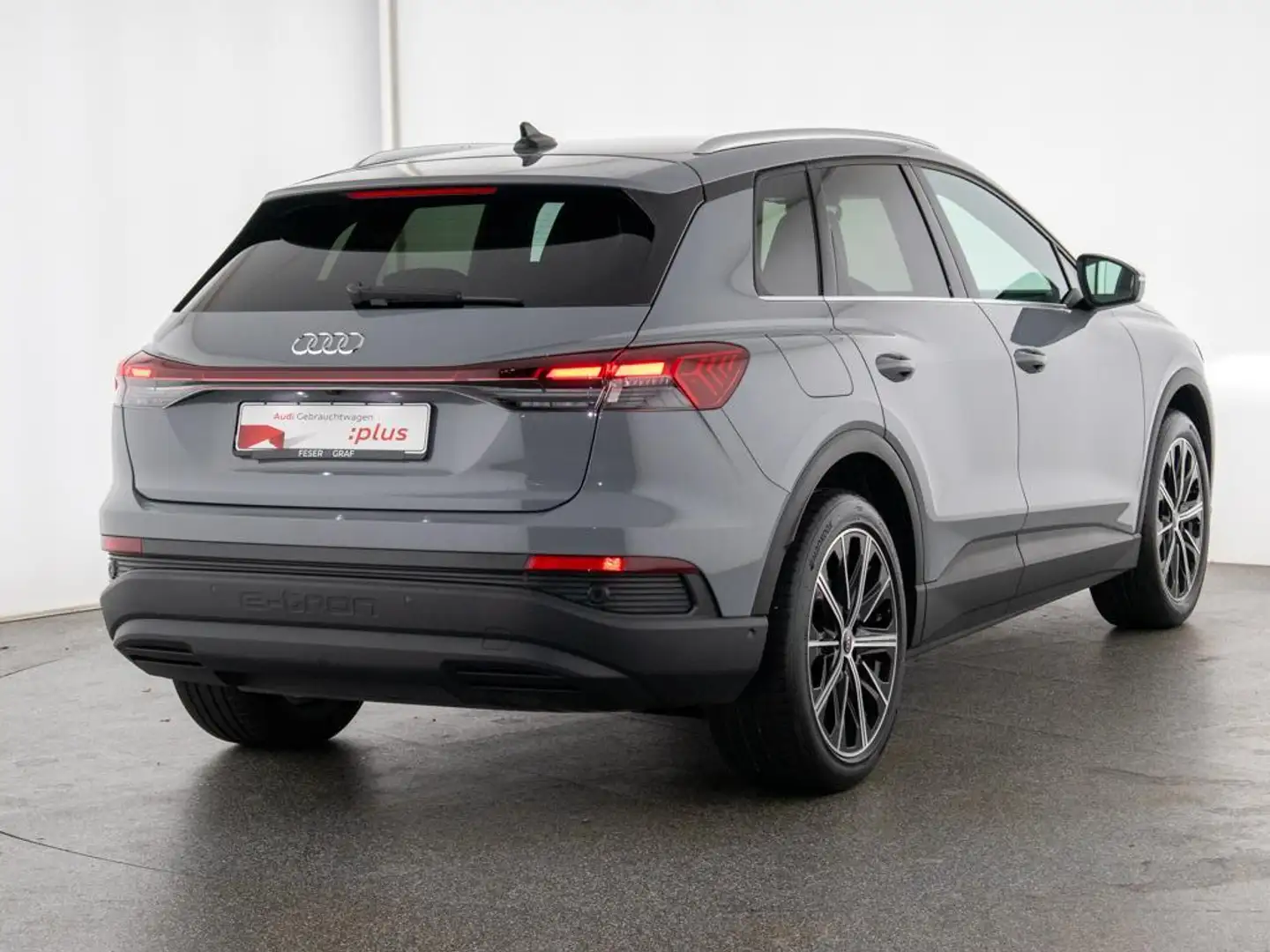 Audi Q4 e-tron 35 S line/AHK/360°/Matrix/Alu20 Grau - 2