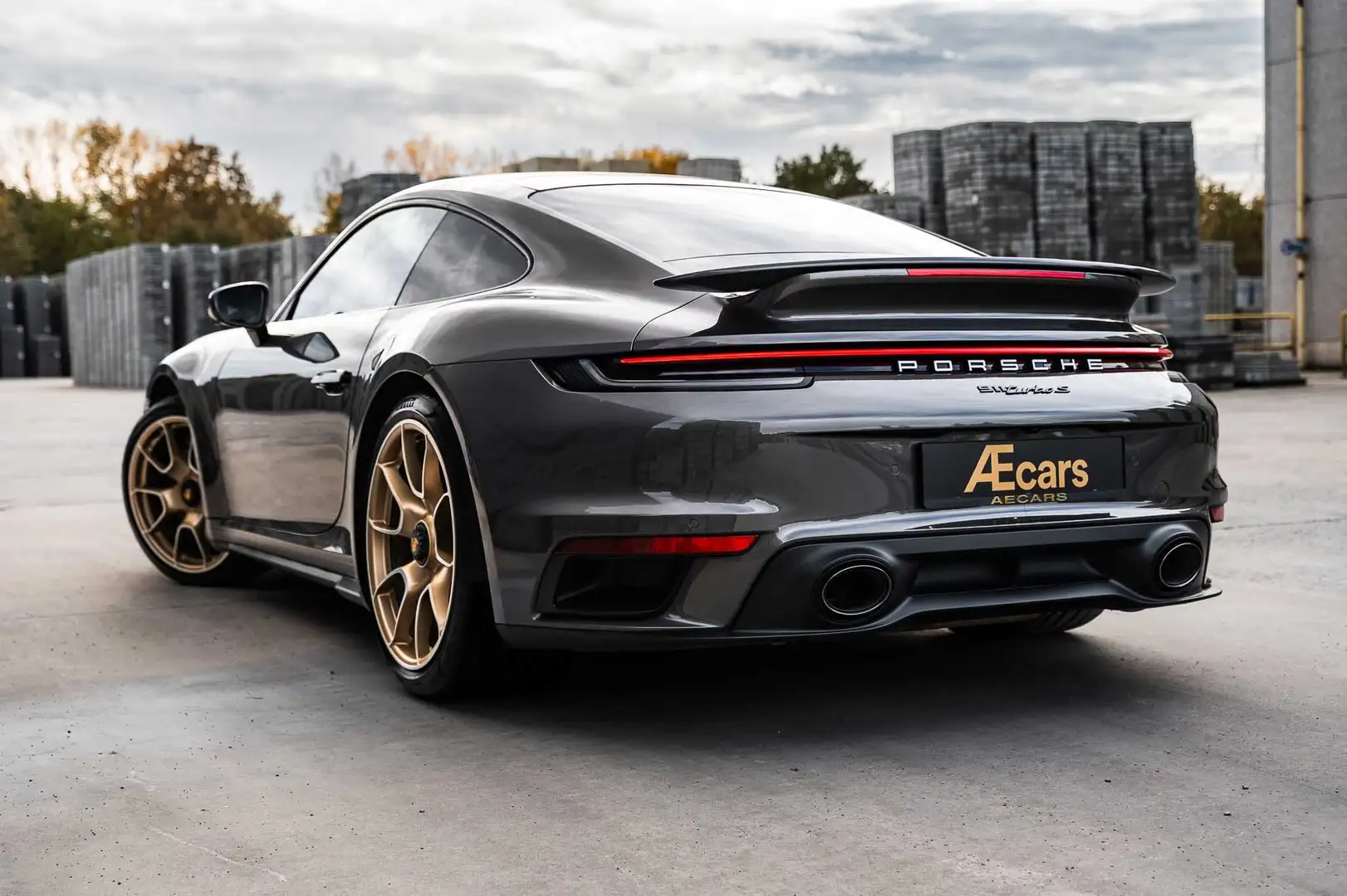 Porsche 992 911 TURBO S / COUPE / MATRIX / CARBON / BELGIAN Grijs - 2