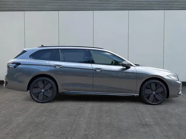 Volkswagen Passat Variant R-Line Edition Plus LEDER+PANO+AHK+MATRIX+eHK+3... Ansicht 5