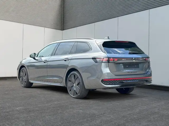 Volkswagen Passat Variant R-Line Edition Plus LEDER+PANO+AHK+MATRIX+eHK+3... Ansicht 37
