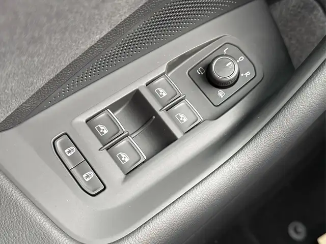 Volkswagen Passat Variant R-Line Edition Plus LEDER+PANO+AHK+MATRIX+eHK+3... Ansicht 20