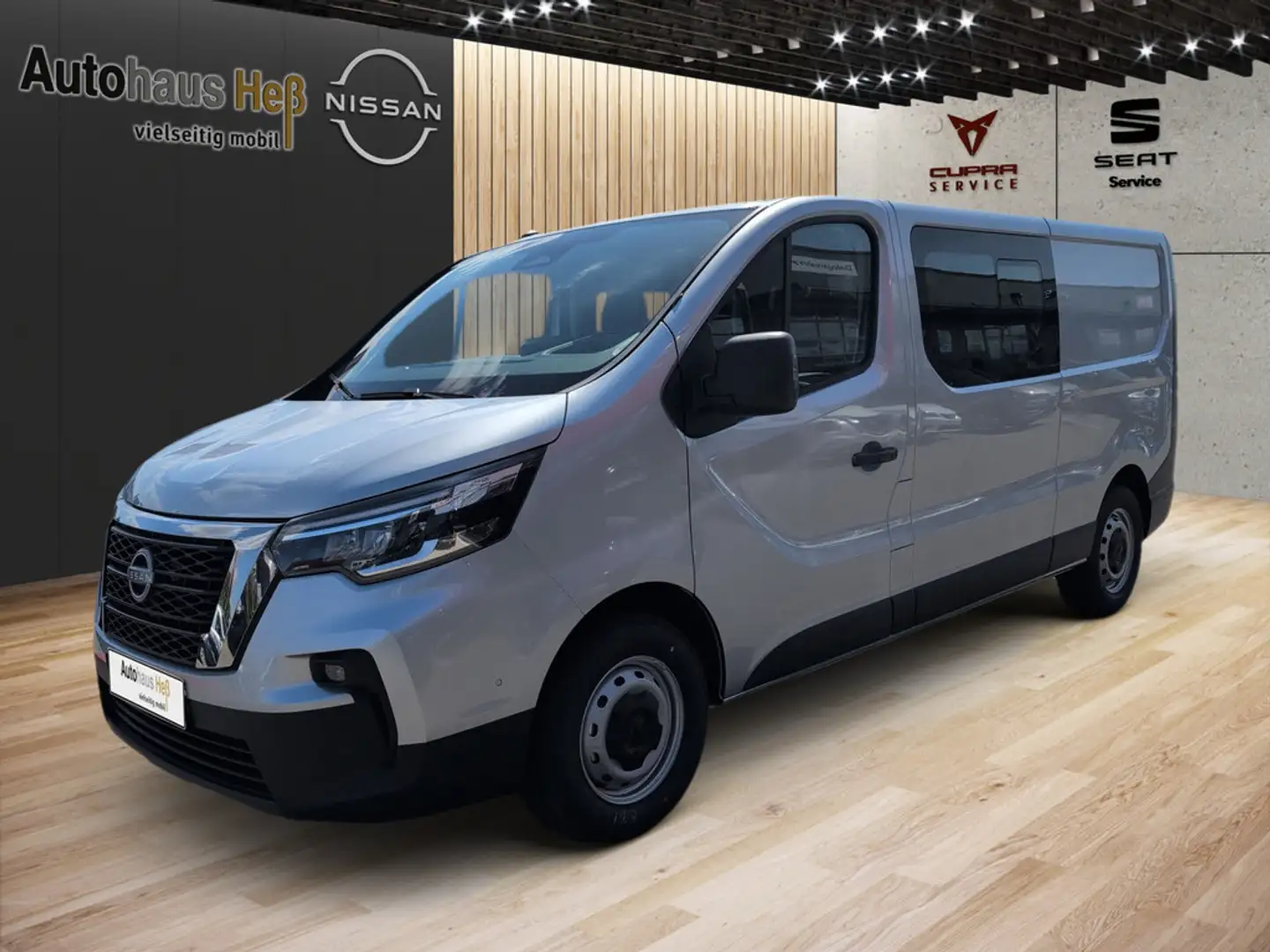 Nissan Primastar Kastenwagen 2.0 L2H1 DoKa 3,0t N-Connecta Gris - 1