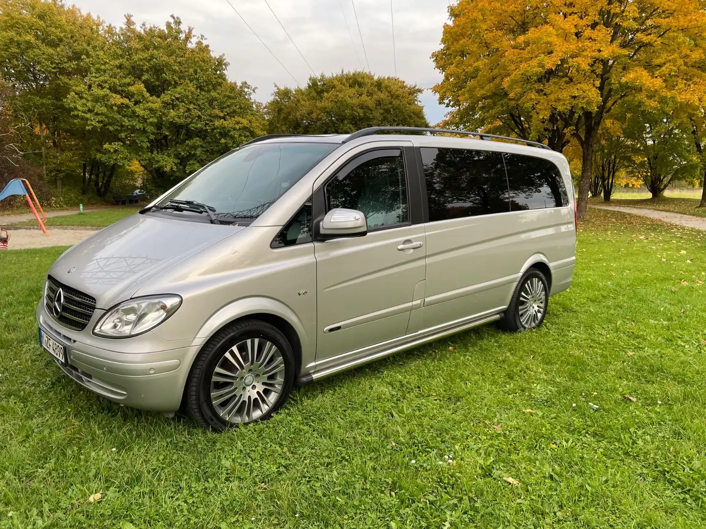 Mercedes-Benz Viano 3.0 CDI FUN lang Silber - 1