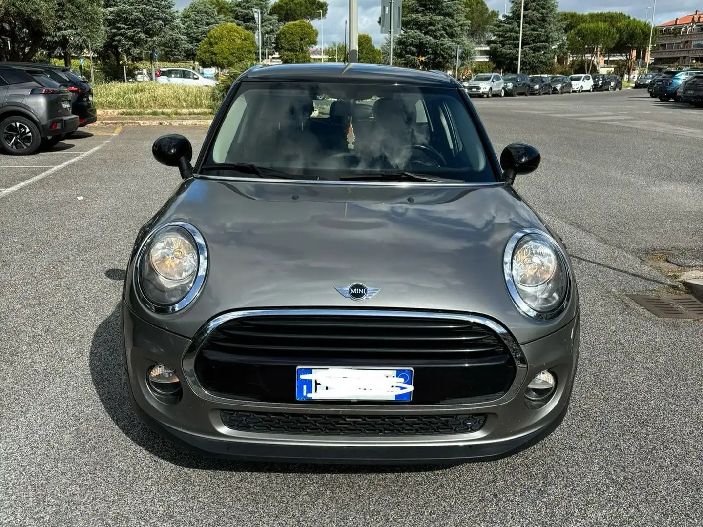 MINI Cooper D Mini IV F55-F56 2014 1.5 5p auto my18 Grau - 1
