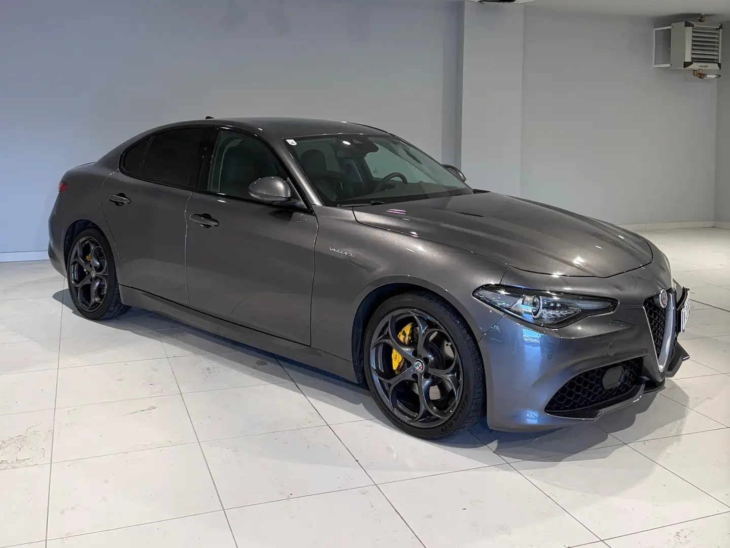 Alfa Romeo Giulia Veloce 2,0 280 AT AWD Grau - 2