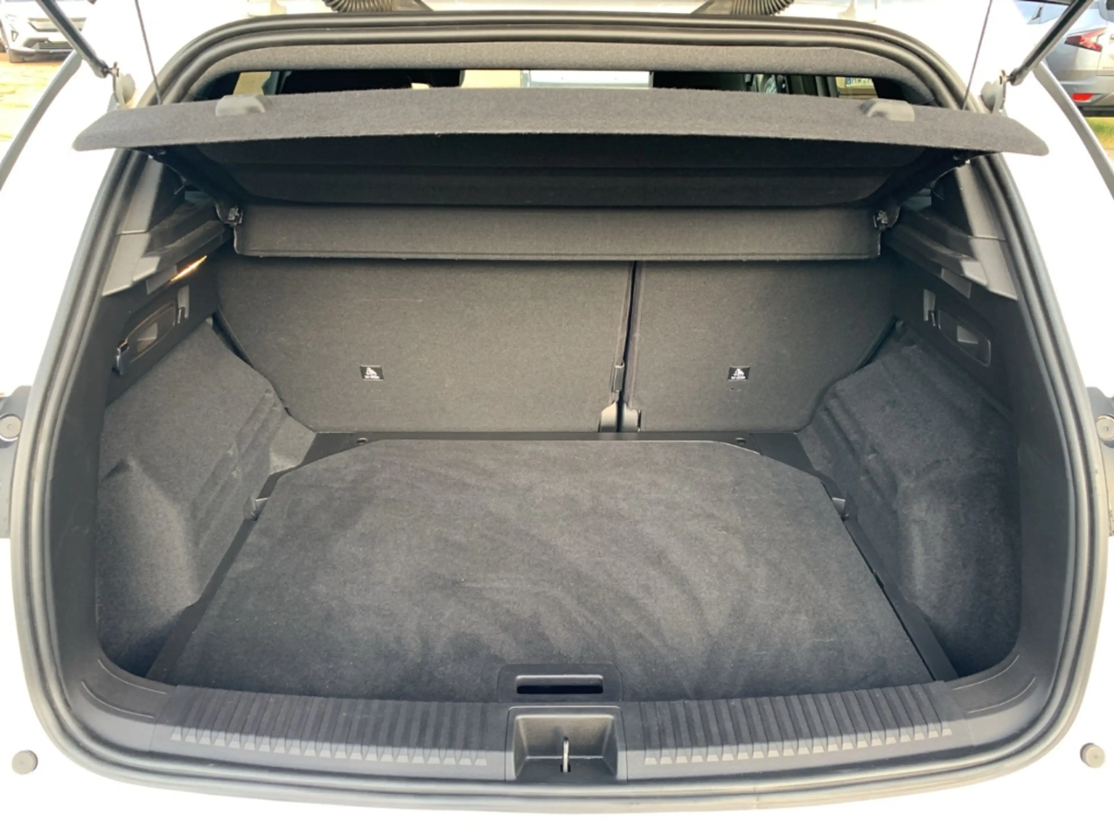 Renault Austral TECHNO MILD HYBRID 160 EDC Techno KLIMA+LED+PDC — photo 12