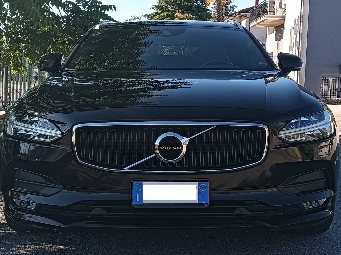 Volvo V90 V90 2.0 d4 Business Plus awd geartronic Černá - 1