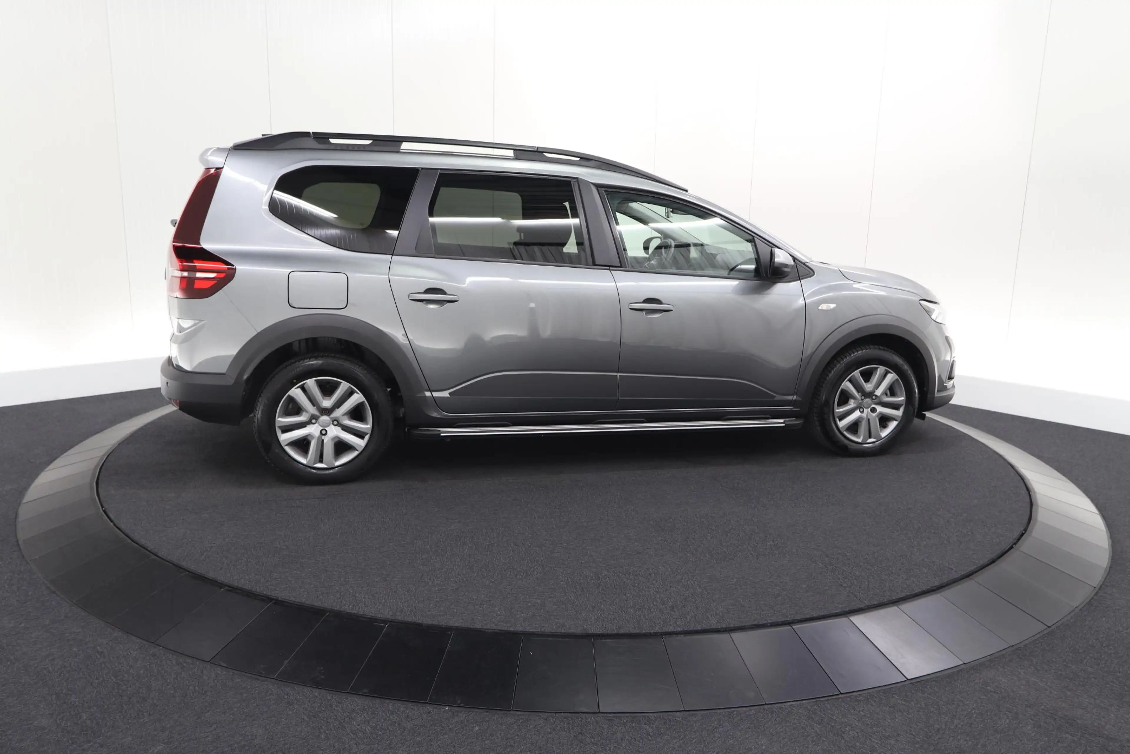 Dacia Jogger 1.6 Hybrid 140 Expression | 7 Zitplaatsen | Apple — photo 7