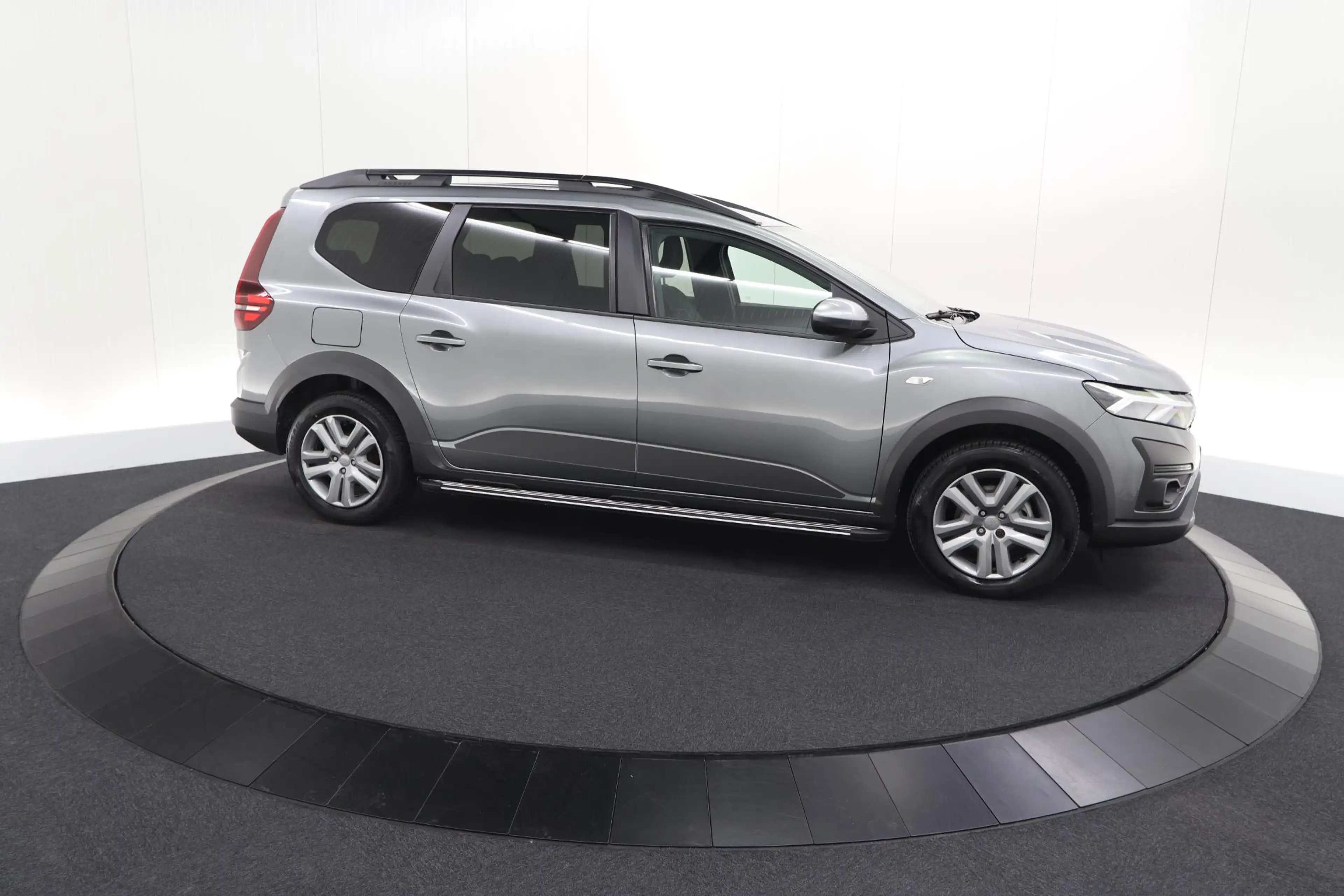 Dacia Jogger 1.6 Hybrid 140 Expression | 7 Zitplaatsen | Apple — photo 4