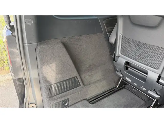Mercedes-Benz V-Class view 8