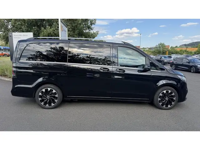 Mercedes-Benz V-Class view 4