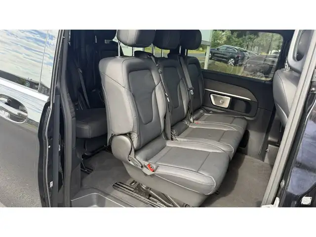Mercedes-Benz V-Class view 12