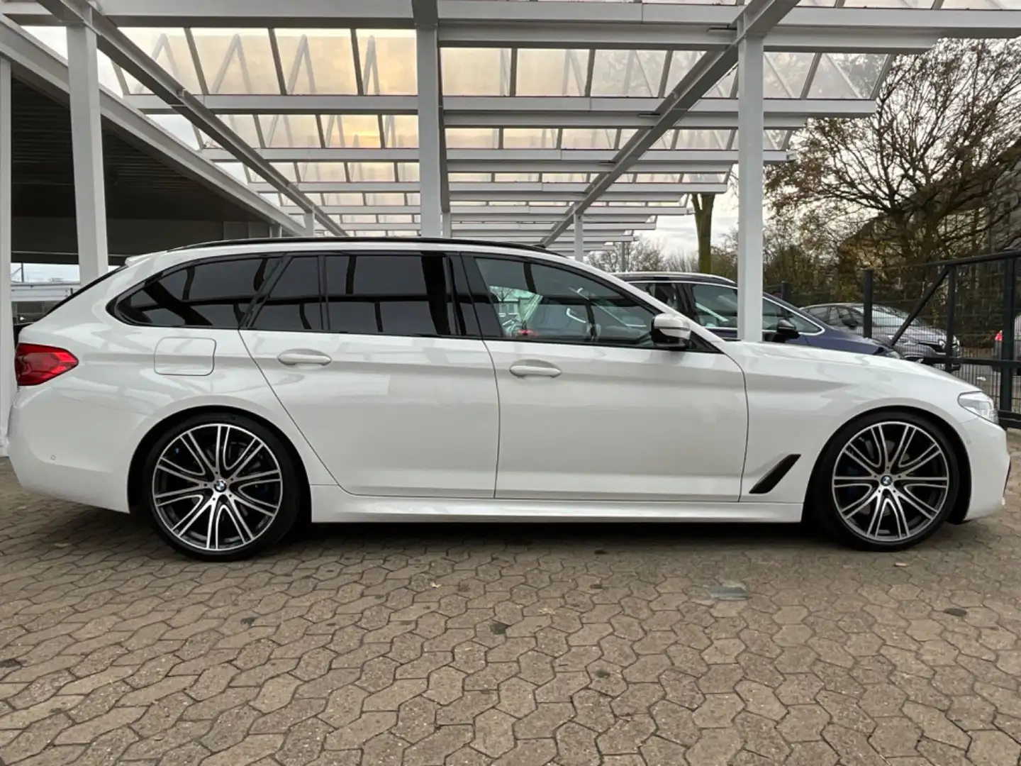 BMW 540 d xDrive M Sport*Pano*Ky-Go*LED*Leder*Memory Wit - 1