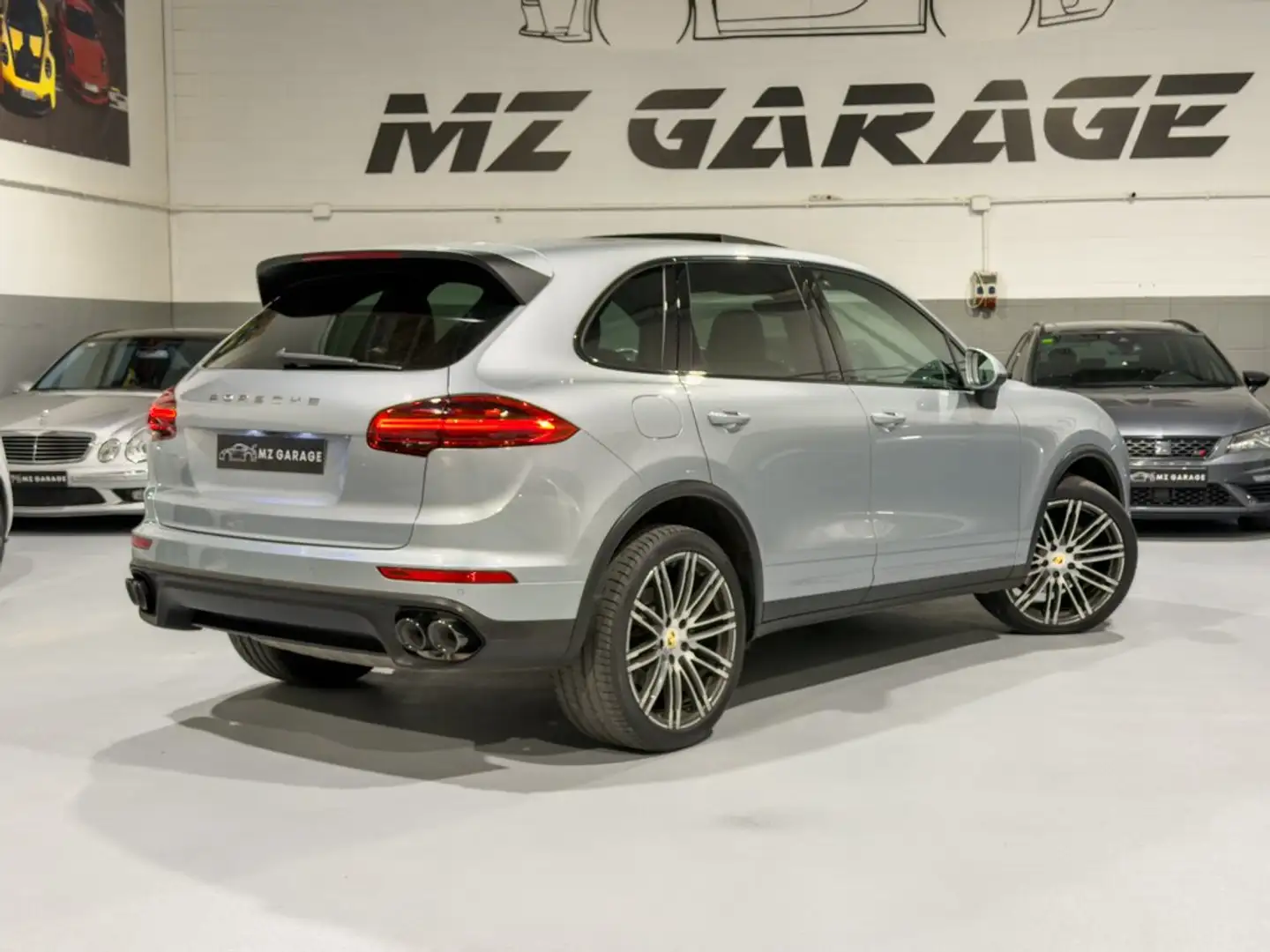 Porsche Cayenne Diesel Aut. Gris - 2