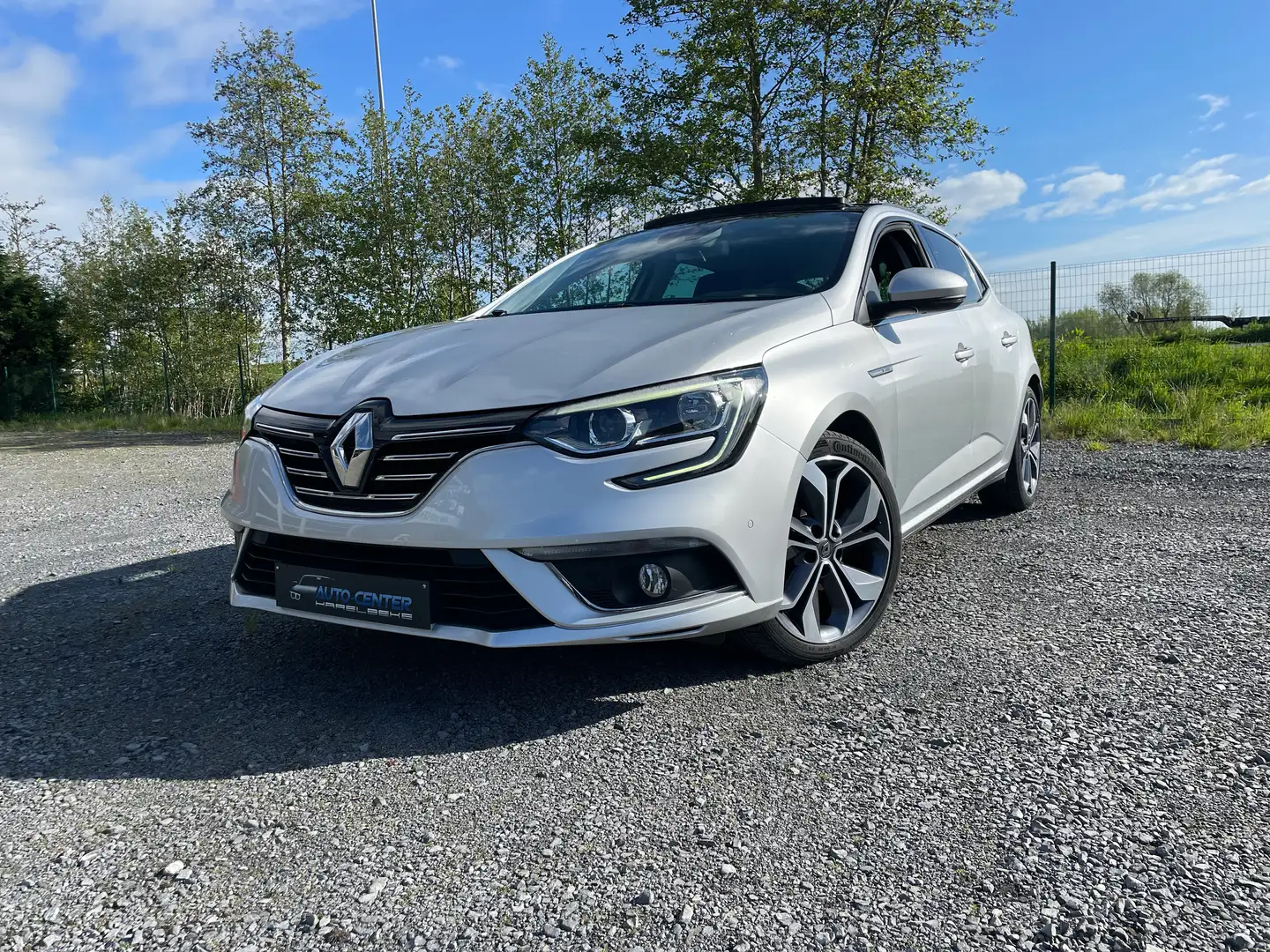Renault Megane 1.33 TCe Bose Edition met panoramisch open dak Silver - 2