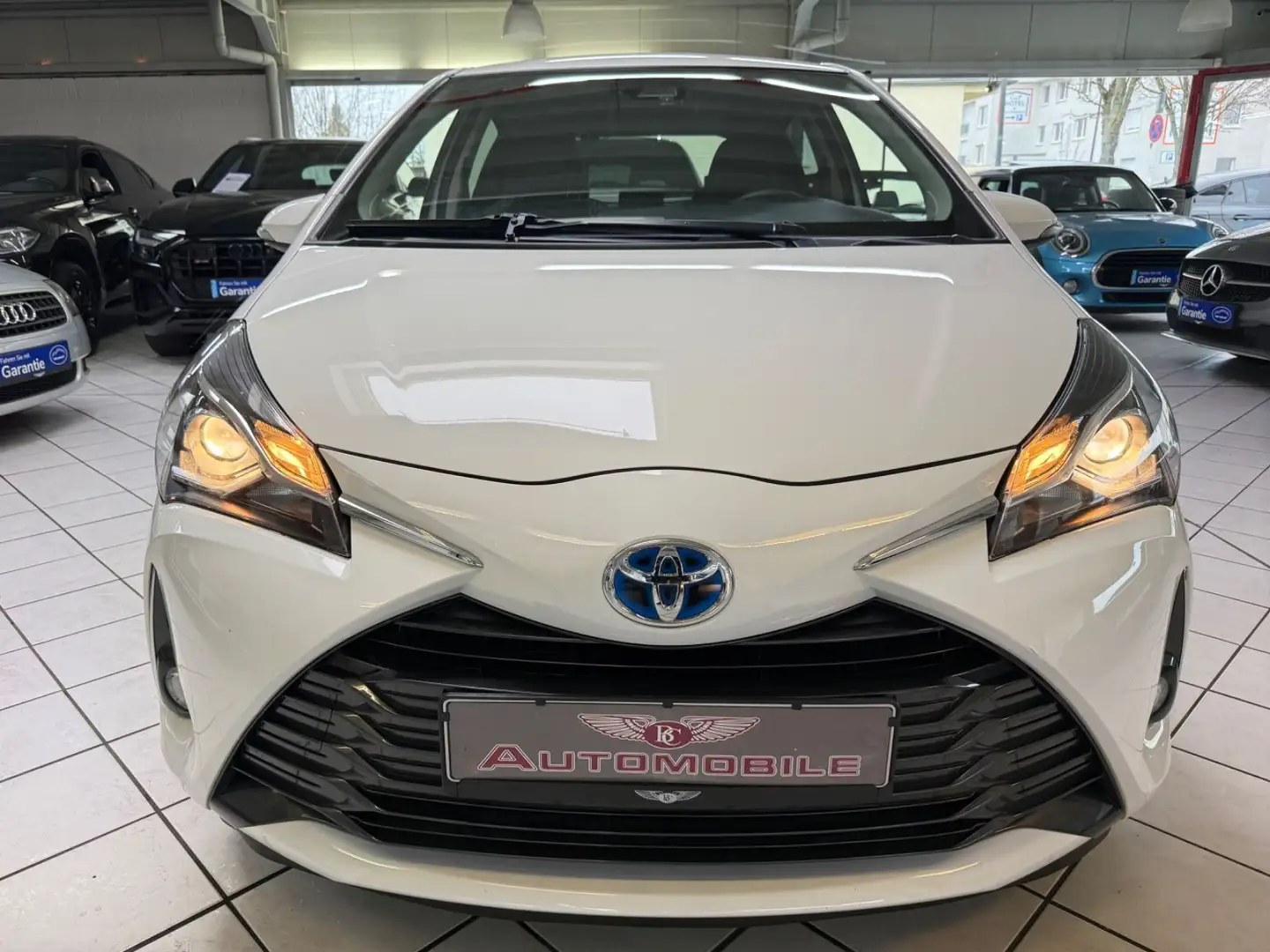 Toyota Yaris Hybrid Y20 Club NAVI KAMERA  1-HAND Blanc - 2