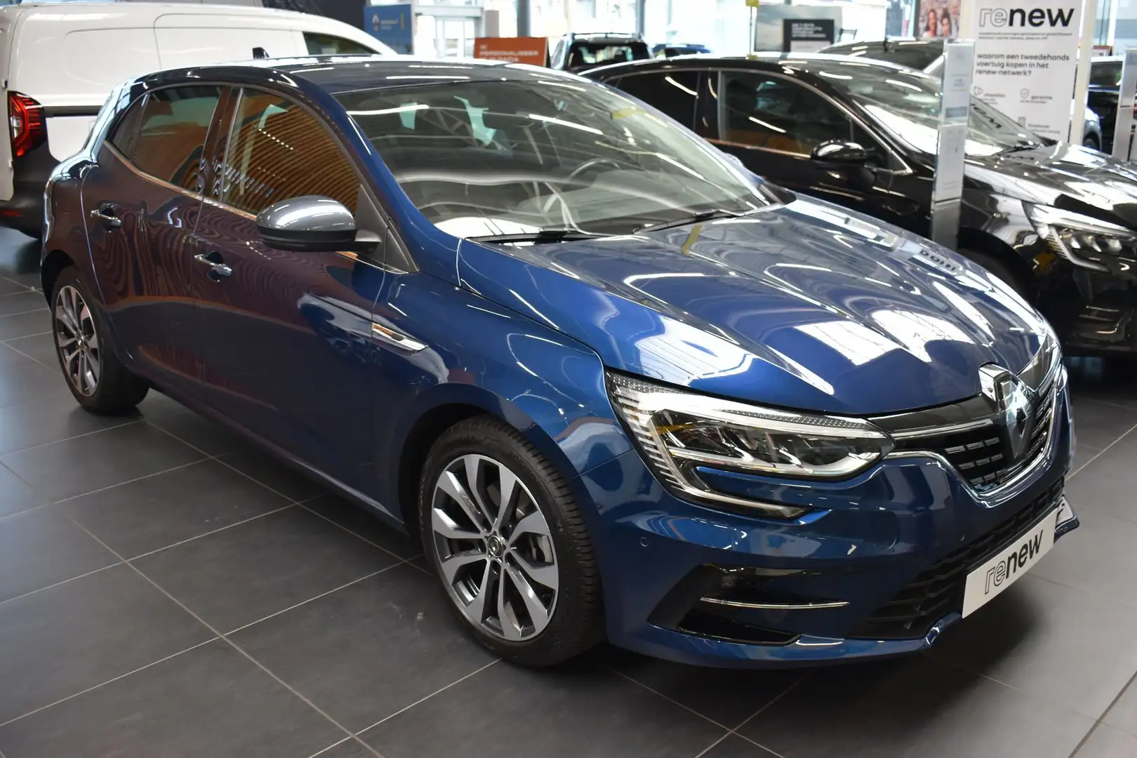 Renault Megane E-TECH Plug-in Hybrid 1.6 Edition One/Valckenier - 2