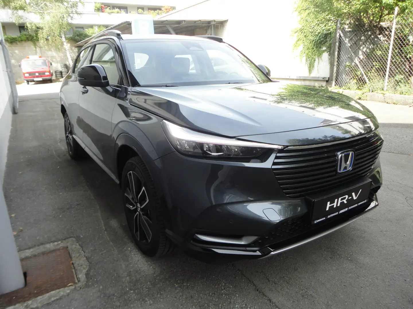 Honda HR-V 1,5 i-MMD Hybrid 2WD Advance Style Grau - 2