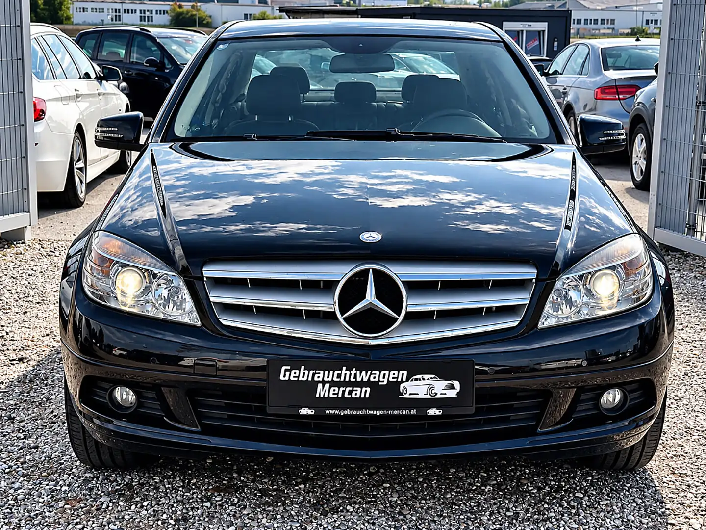 Mercedes-Benz C 180 CGI Classic BlueEfficiency Schwarz - 2