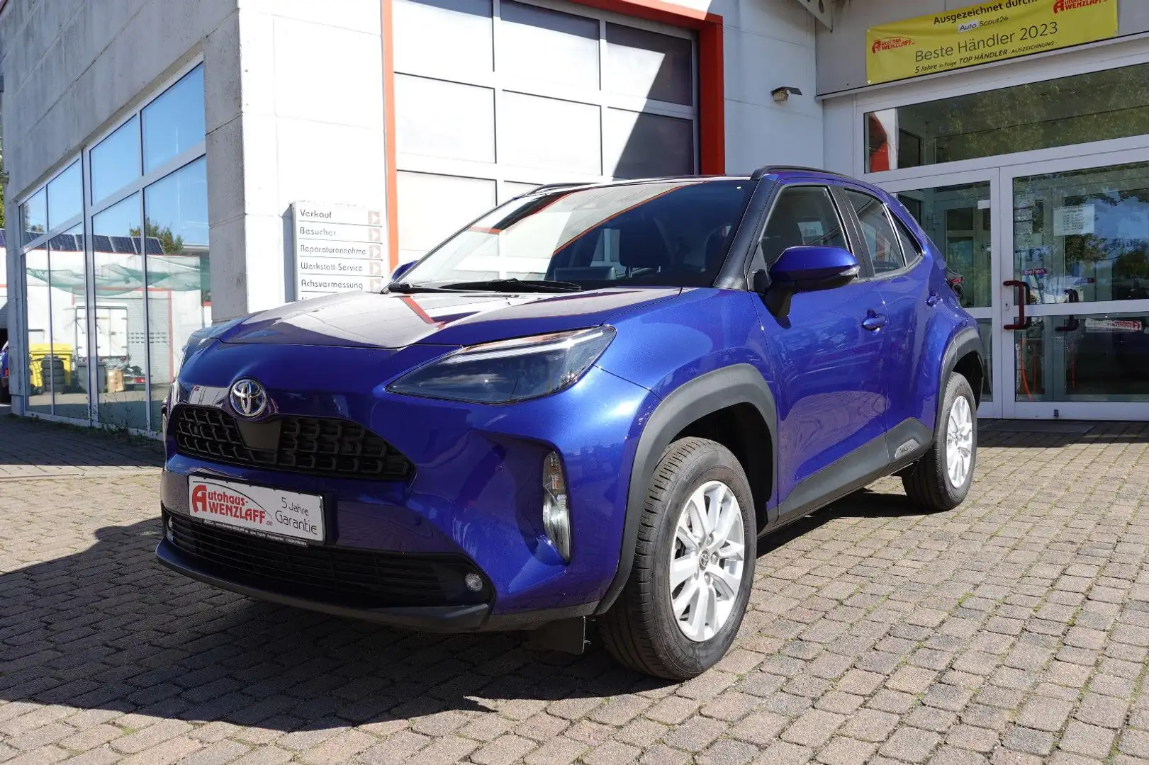 Toyota Yaris Cross 1,5l Business Allrad 5J Garantie Blau - 1