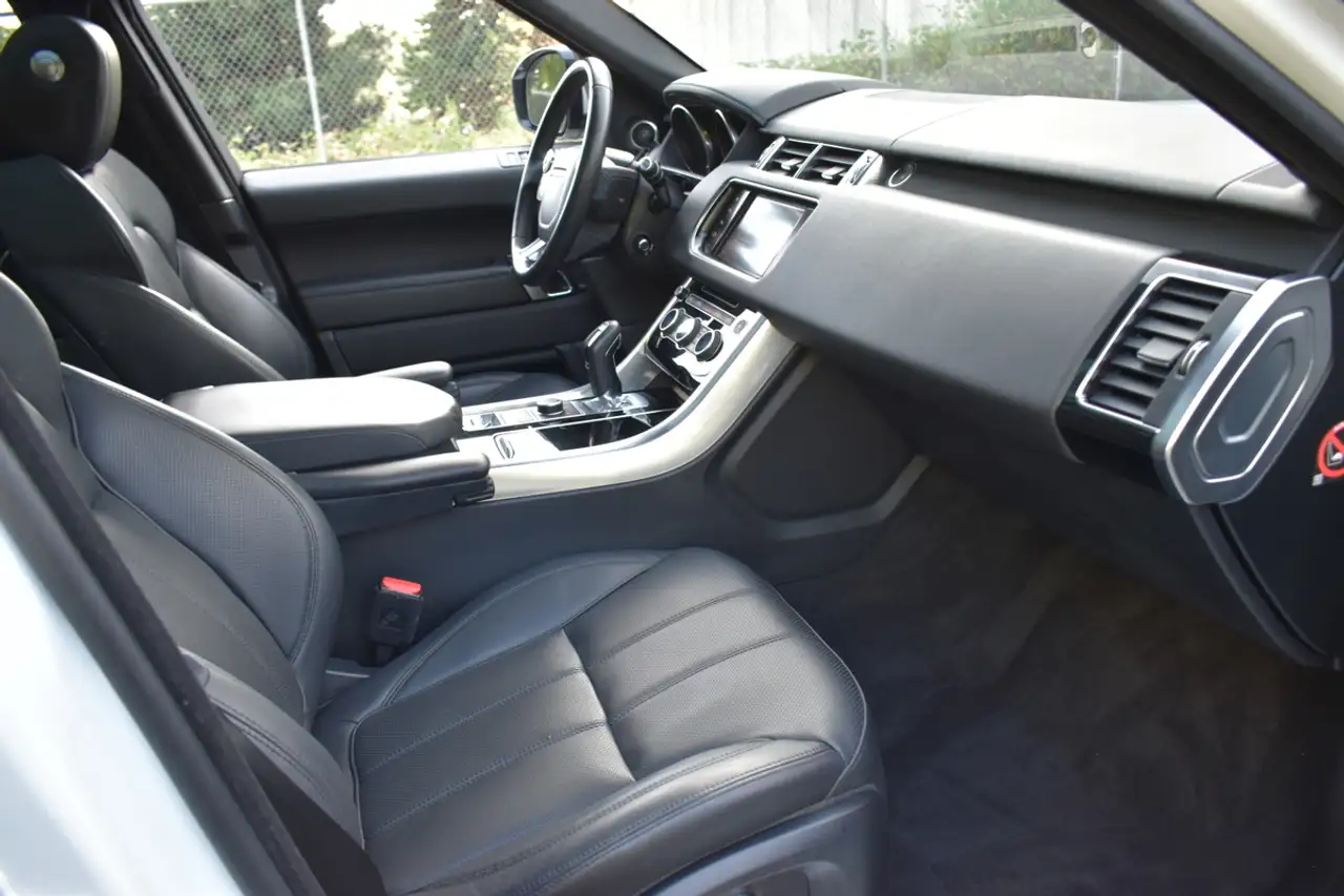Land Rover Range Rover Sport снимка Land Rover Range Rover Sport
